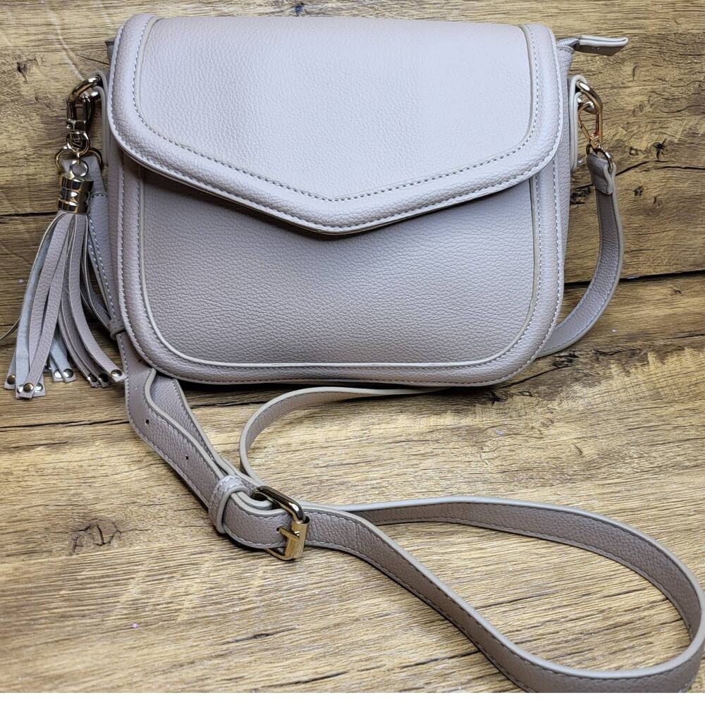 Lulu's tan gold vegan cross body purse sz 10 x 8 in
